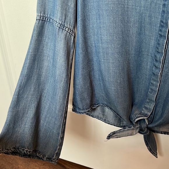 Tie front relaxed denim crop top - Picture 5 of 5